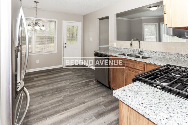 Foto del edificio - 142 Crown Forest DR