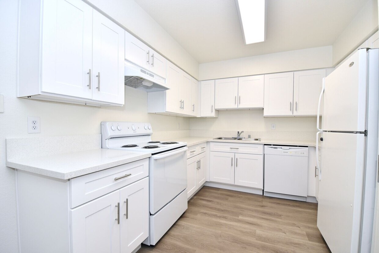 Charming 2 Bed 2 Bath Home at Desert Shores! - Charming  2 Bed 2 Bath Home at Desert Shores!