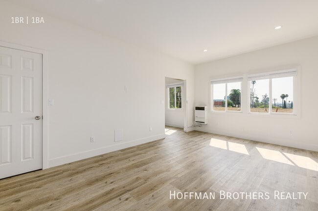 Building Photo - 1623 Mariposa Ave