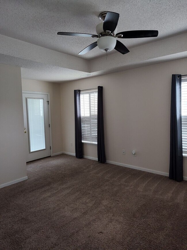 Foto del edificio - Lovely Home in Phillips Row!