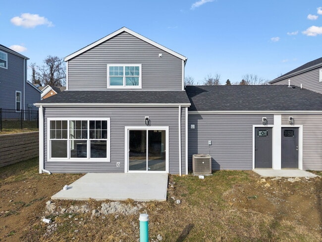 Foto del edificio - 2215 Lebanon Dr