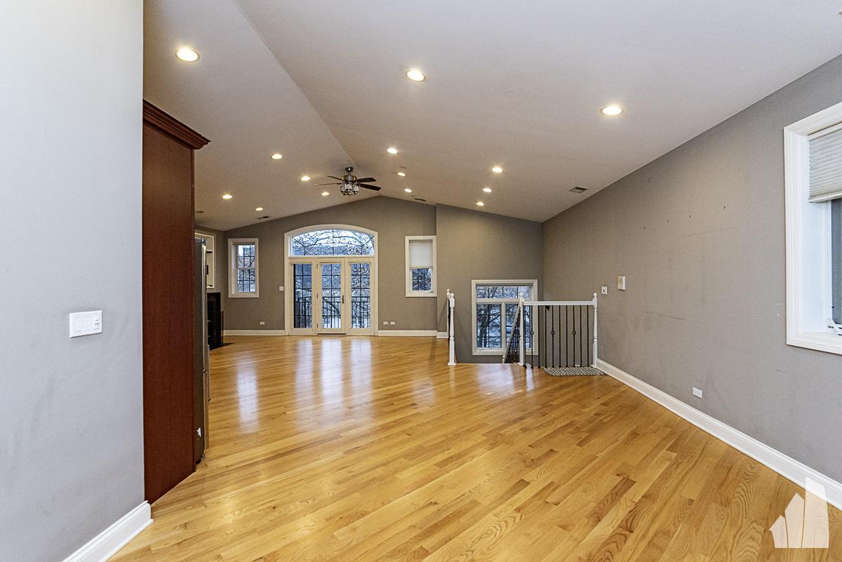 Foto principal - 3 bedroom in Chicago IL 60647