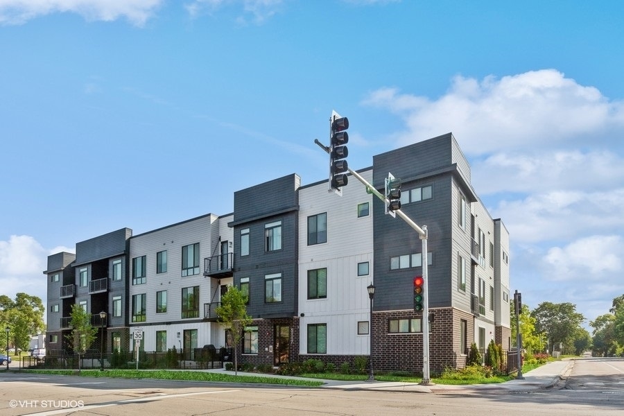 Fairview Station Apartments in Downers Grove, IL