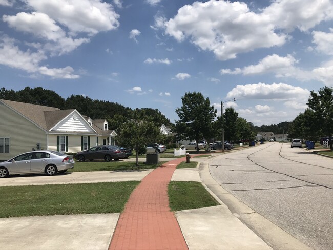 Building Photo - 3308 Whitlock Dr N