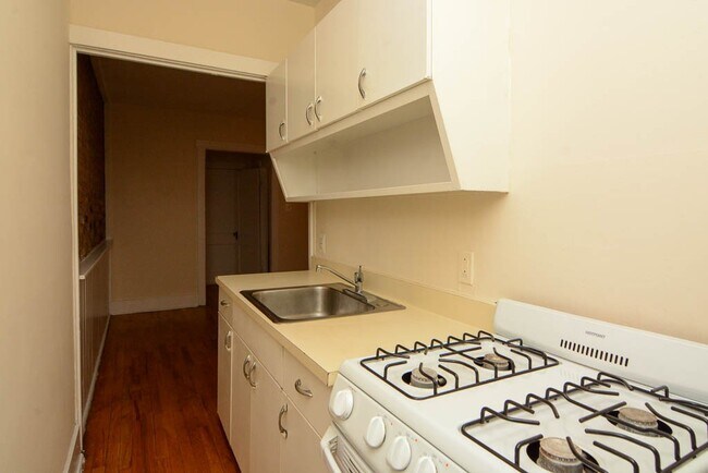 Foto del edificio - 718 W Cornelia Ave