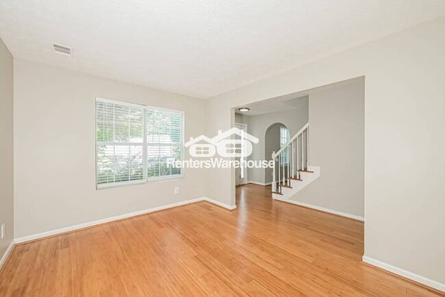 Building Photo - Updated 4/3 Lithonia Home!