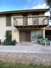 Building Photo - 3125 Pinehurst Dr