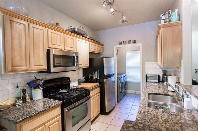 Building Photo - 4803 Pecan Springs Rd