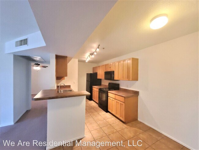 Foto del edificio - 1385 W University Ave