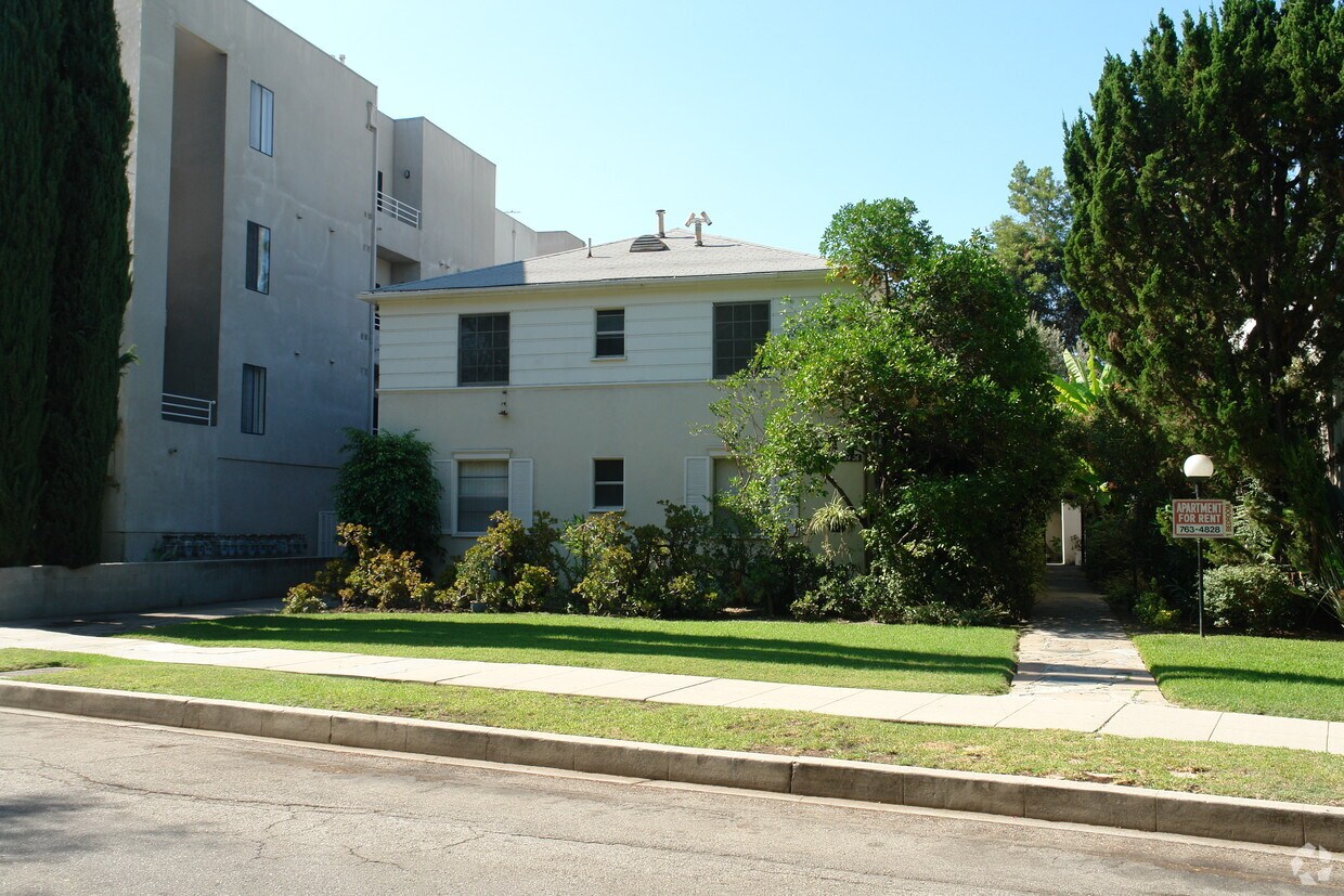Foto del edificio - 13124-13126 Valleyheart Dr