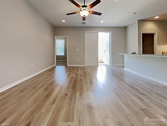 Building Photo - 3144 S San Mateo Dr