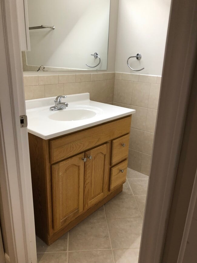 Foto del edificio - 6102 Knoll Valley Dr