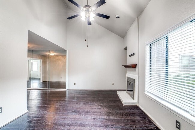Building Photo - 1114 Augusta Dr