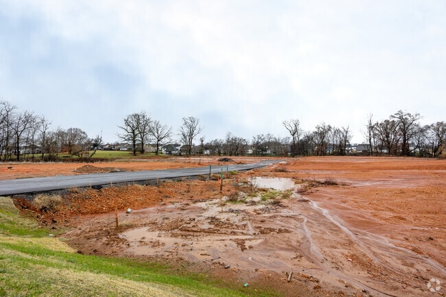 Building Photo - The Villas at Charleston Oaks