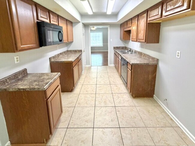 Foto del edificio - 8660 Edney Ridge Dr