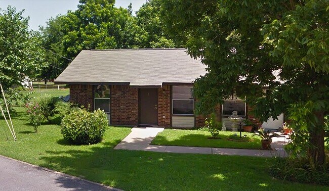 Foto del edificio - 1020 Laura Mclean Dr