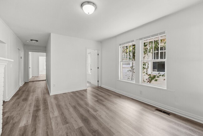 Building Photo - 514 81st St S