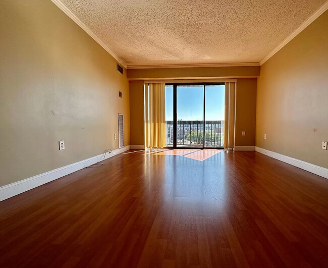 Building Photo - 15 N Beacon
