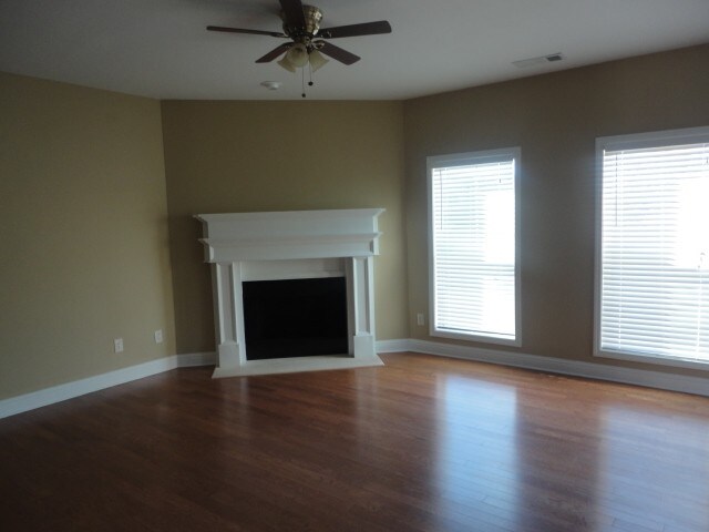 Building Photo - 1152 Thomas Daniel Way