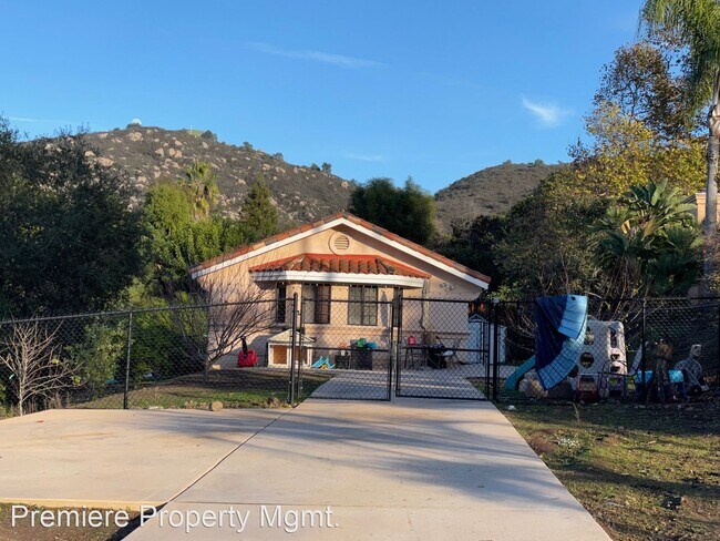 Building Photo - 2 br, 1 bath House - 1733 Birchwood Dr. #B