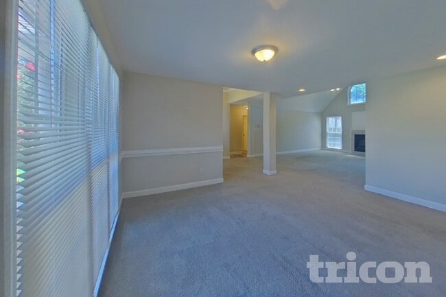 Foto del edificio - 618 Tillman Ct