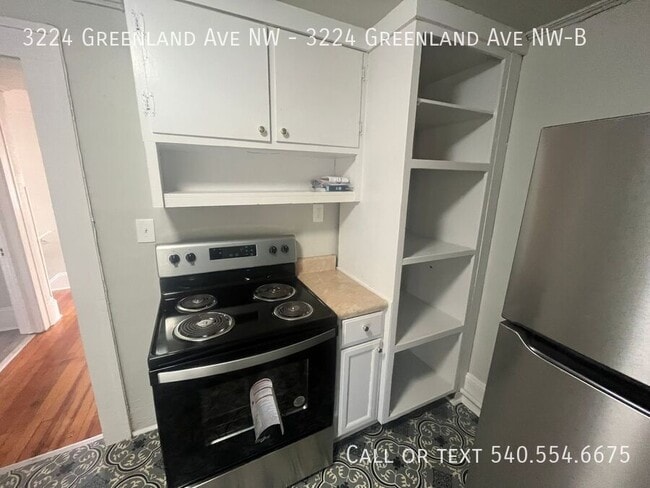 Foto del edificio - 3224 Greenland Ave NW