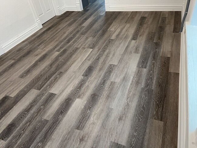 Foto del edificio - 3 Bedroom Home for Rent, New kitchen, windows, flooring, and lights!