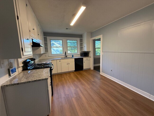 Foto del edificio - Charming Remodeled 3/2 in Rome, GA
