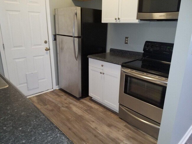 Foto del edificio - 532 Pleasant Pointe Ct