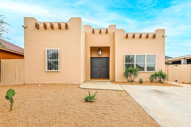 Building Photo - 4221 Katiana Dr