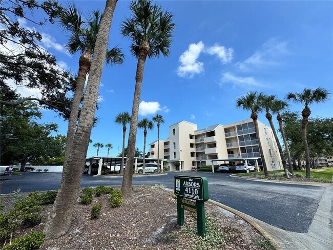 Foto del edificio - 4110 Ironwood Cir
