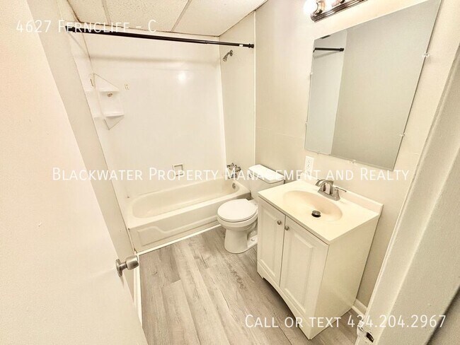 Building Photo - Move In Special! 1/2 Off Your First Full M...