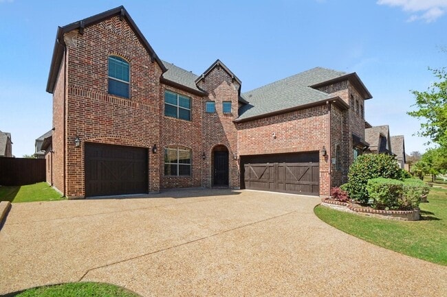 Building Photo - 3323 Royal Ridge Dr