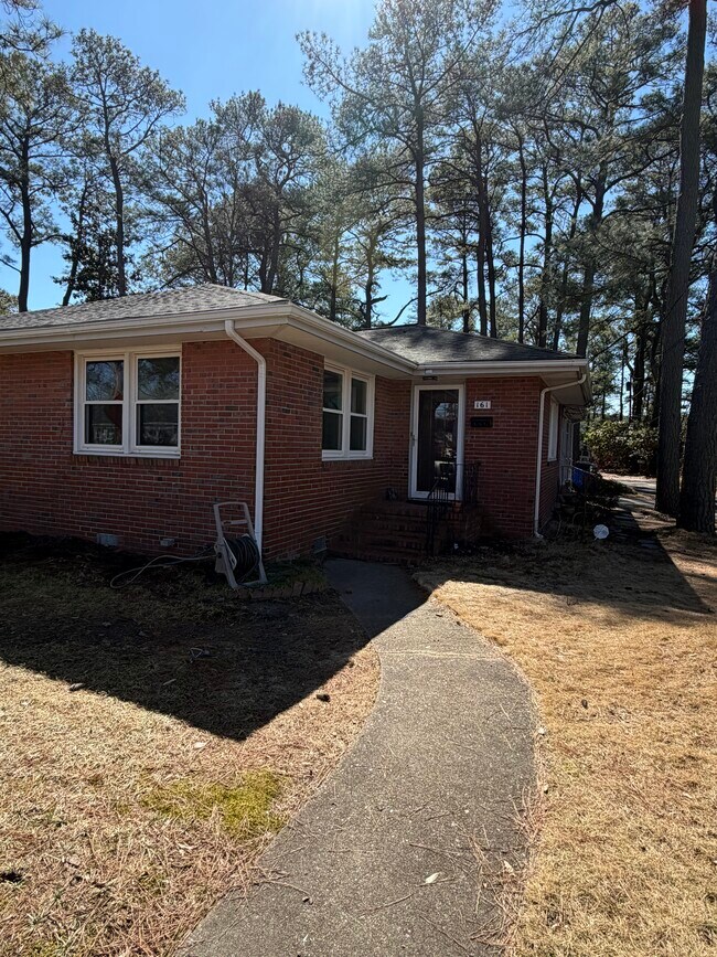 Foto del edificio - 161 Blades St