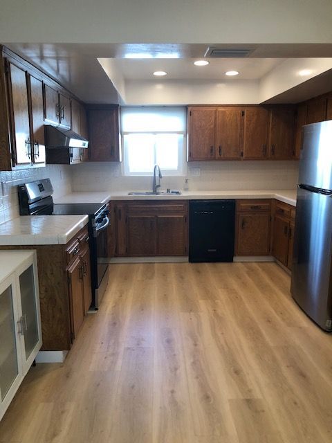 Foto del edificio - 8322 Mango Ave