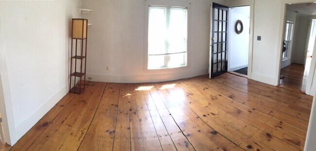 Building Photo - 72 S State St