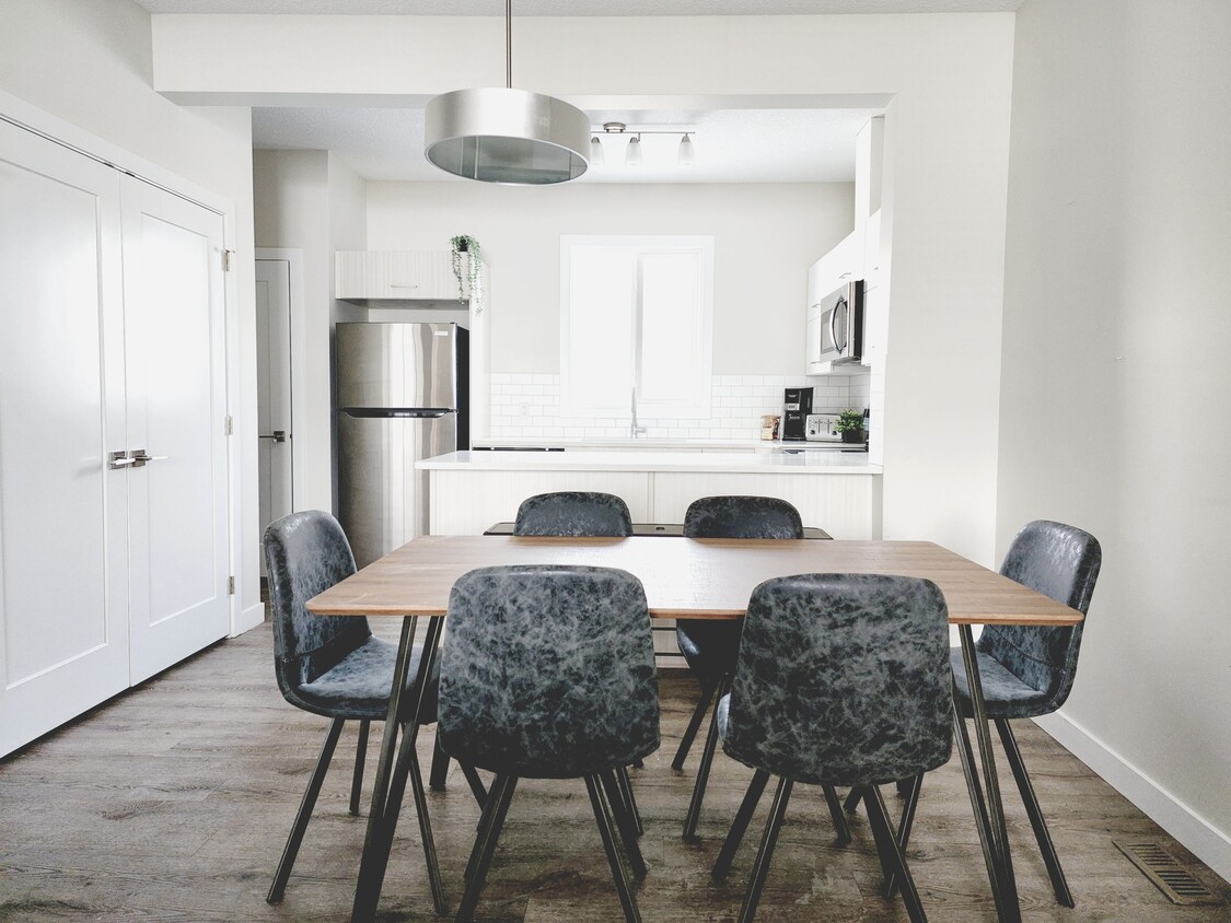 Primary Photo - 13020-13113 113 Ave NW