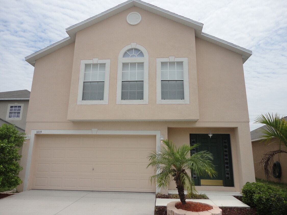 Foto principal - 1019 Brenton Leaf Dr