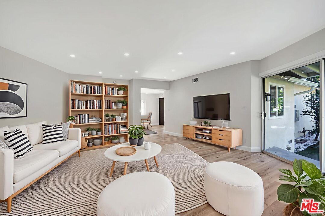 Foto principal - 23153 Gonzales Dr