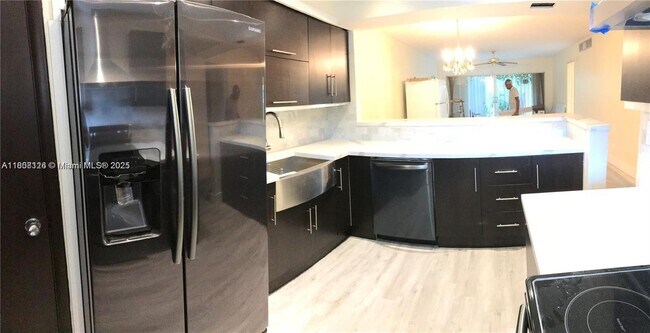 Foto del edificio - 1540 NE 191st St