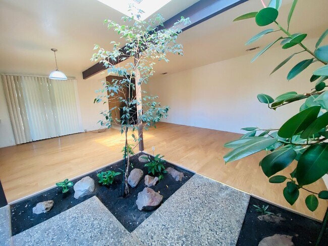Foto del edificio - Nice Halfplex Home in Elk Grove