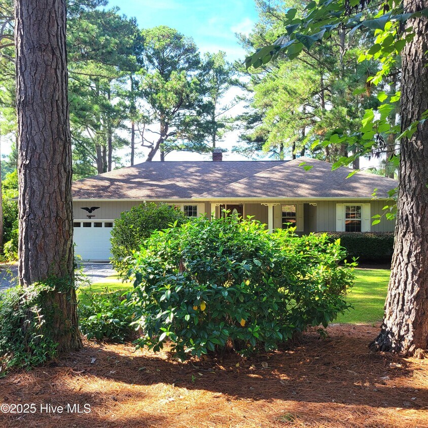 Primary Photo - 62 Pine Ridge Dr