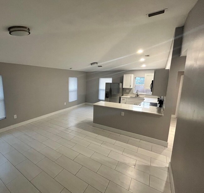 Foto del edificio - 1724 NW 1st Pl