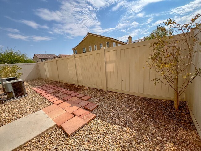Foto del edificio - 8988 Winchester Ridge St