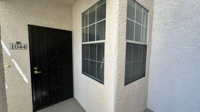 Foto del edificio - Gated Community 2 bedroom 1 car garage