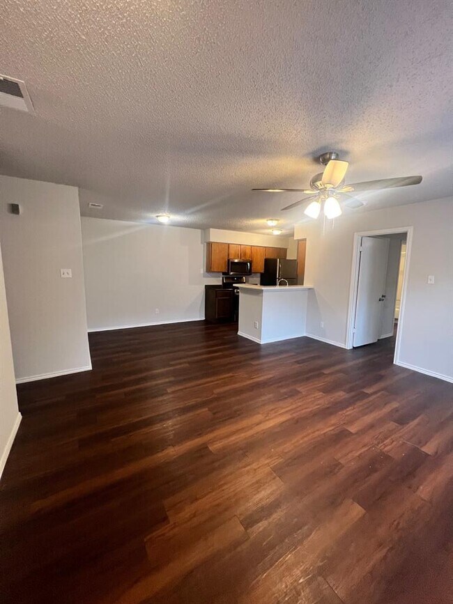 Foto del edificio - 5707 Spring Meadow Rd