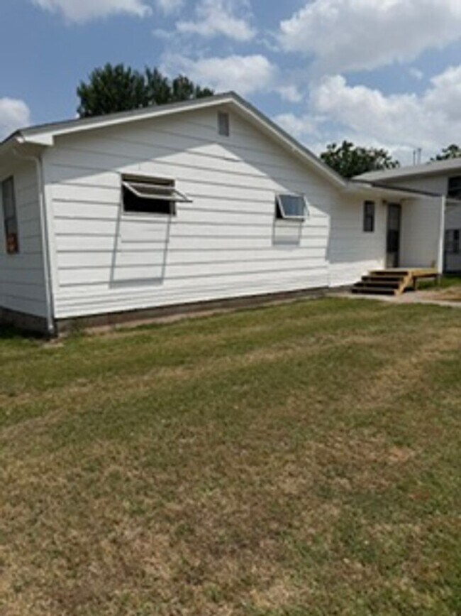 Foto del edificio - 3348 SW 23rd St