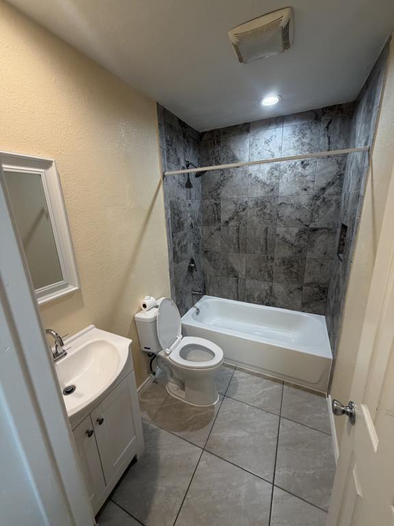 Building Photo - 4709 Blue Spruce Dr