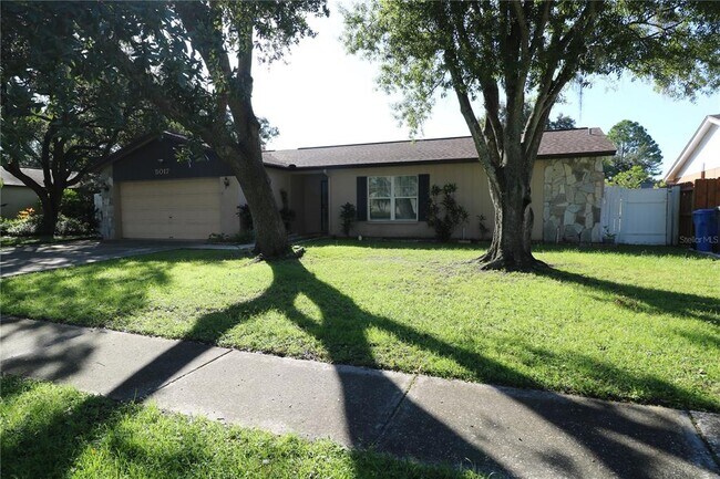 Building Photo - 5017 Oakshire Dr