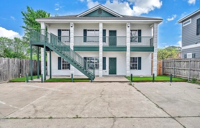 Building Photo - 1612 James Ave